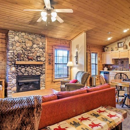 Cabin-Style Studio Right Off The Branson Strip! Appartamento Esterno foto