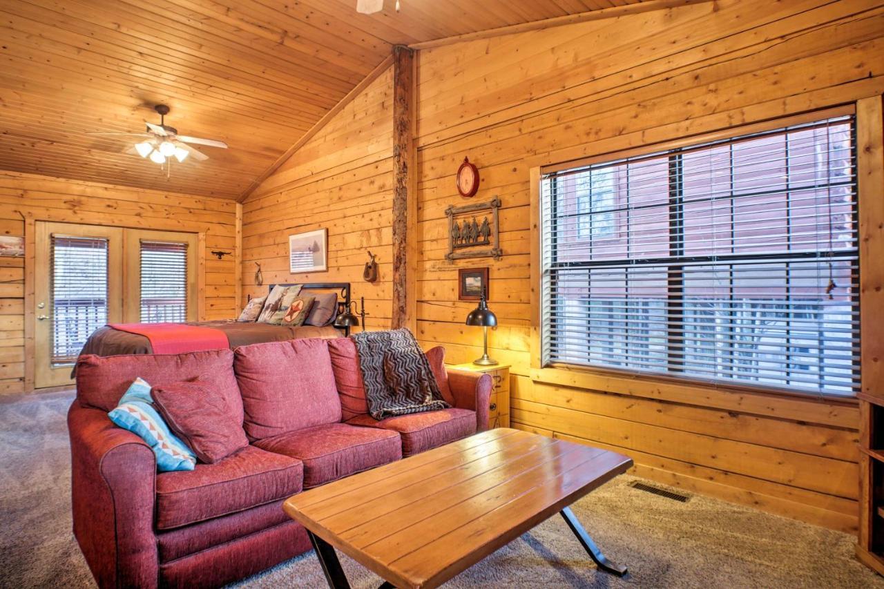 Cabin-Style Studio Right Off The Branson Strip! Appartamento Esterno foto